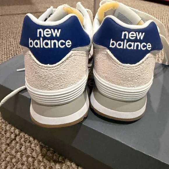 New Balance Beige and Violet Blue Classics Women’s Sneakers (8.5) Like New - Picture 8 of 13